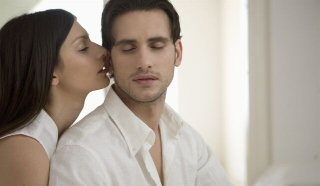 tocchi leggeri per eccitare un uomo